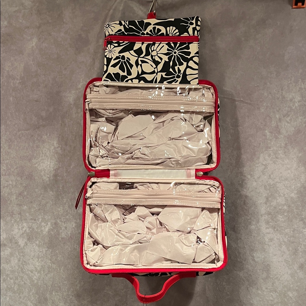 Tender Love & Carry Floral Cosmetic Train Case - Black & Cream with Pink Trim - Picture 7 of 7